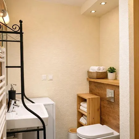 Bright & Cozy Near 브라티슬라바